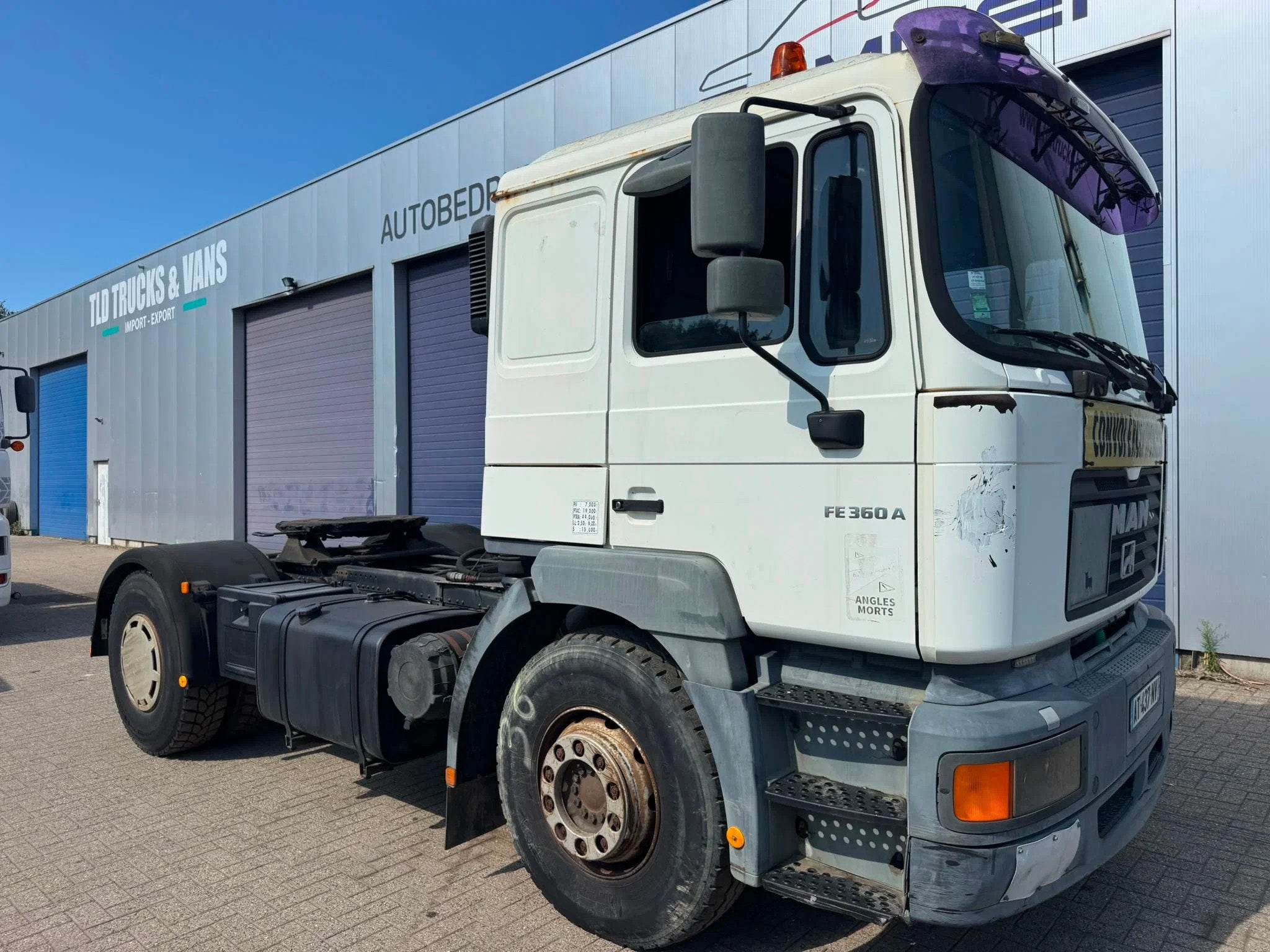 MAN FE *FE360-FRENCH TRUCK-IN TOPSHAPE* (bj 2002), Auto's, Vrachtwagens, Achterwielaandrijving, 360 pk, MAN, Wit