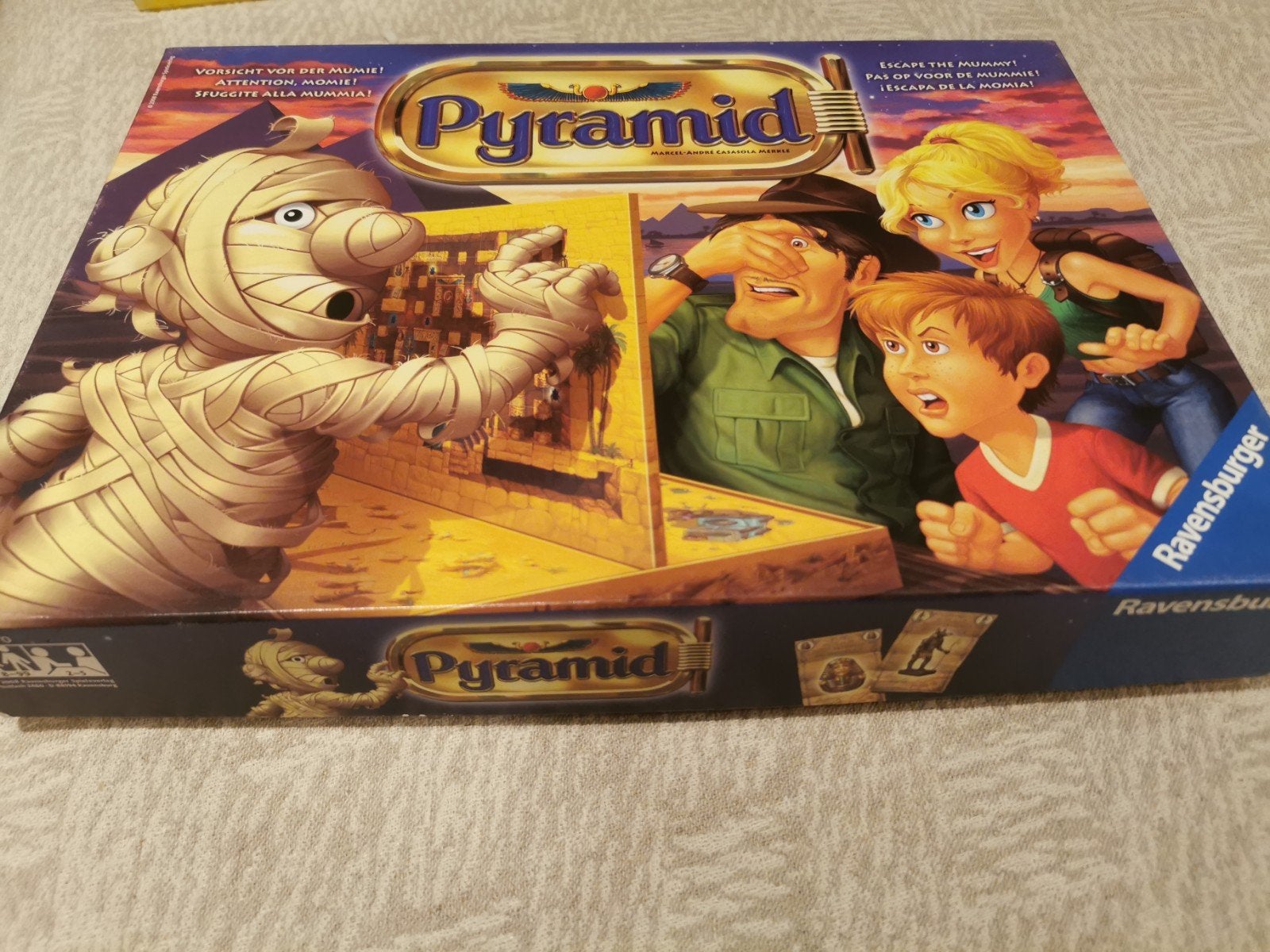 Gezelschapsspel Pyramid, Hobby en Vrije tijd, Gezelschapsspellen | Bordspellen, Vijf spelers of meer, Ophalen of Verzenden, Zo goed als nieuw