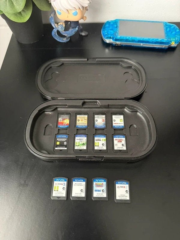 Set van 12 PS Vita-games + onopvallende draagtas, Ophalen, Gebruikt
