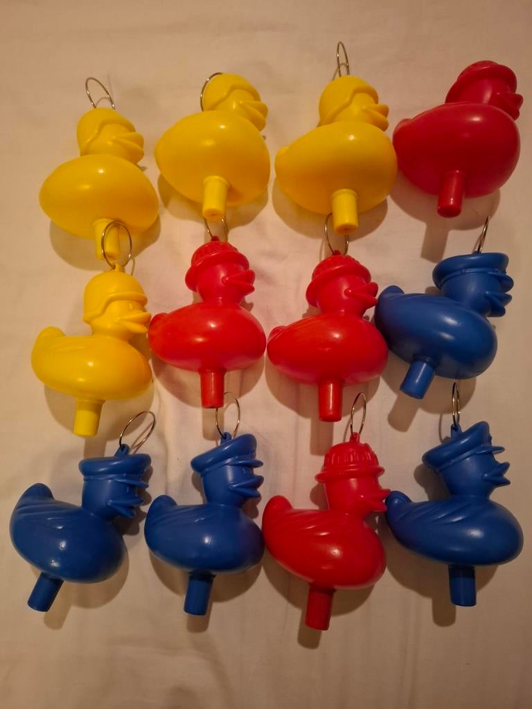 Lot de 12 canards en plastique neufs, avec anneaux, Enlèvement