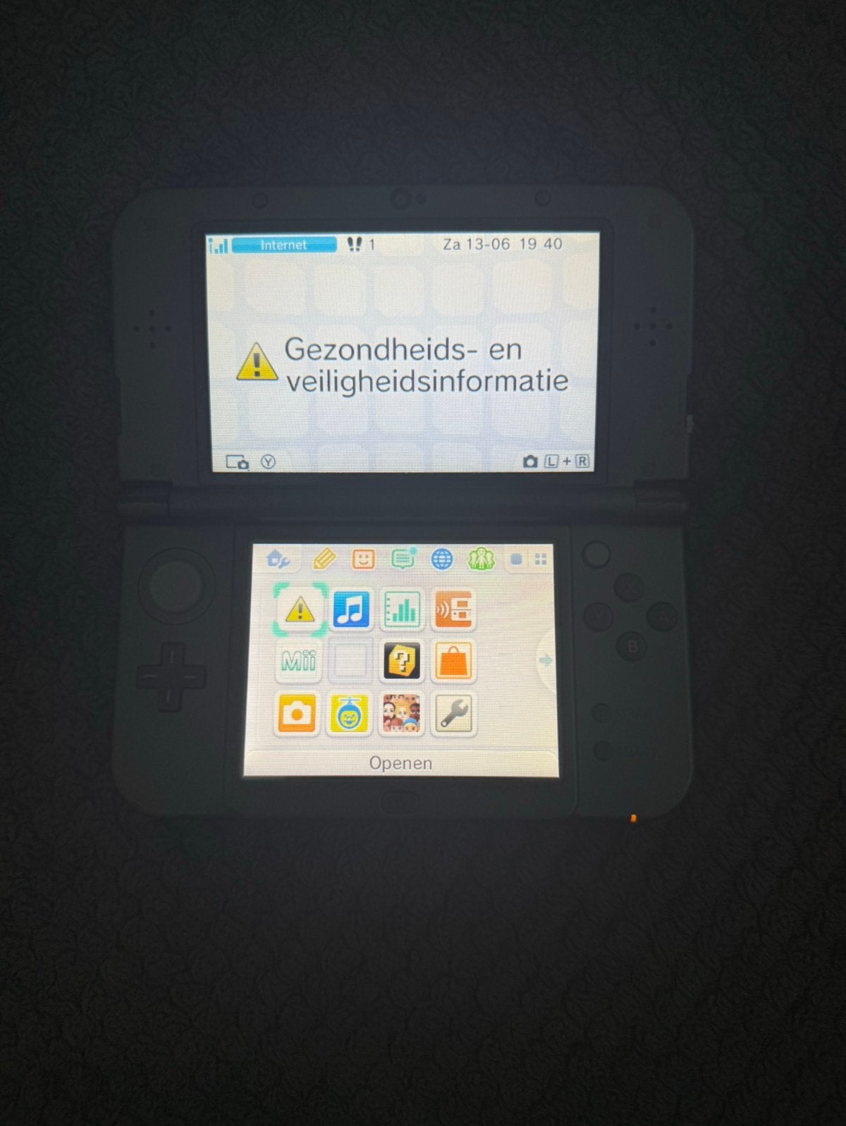 New Nintendo 3DS XL Metallic Black - Oké staat!, Games en Spelcomputers, Games | Nintendo 2DS en 3DS, Ophalen, Gebruikt