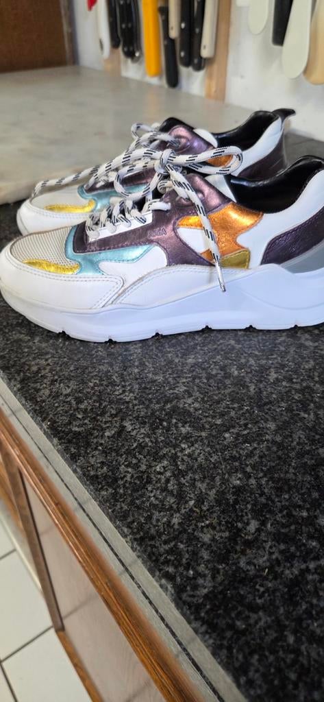 Sneakers, Enlèvement