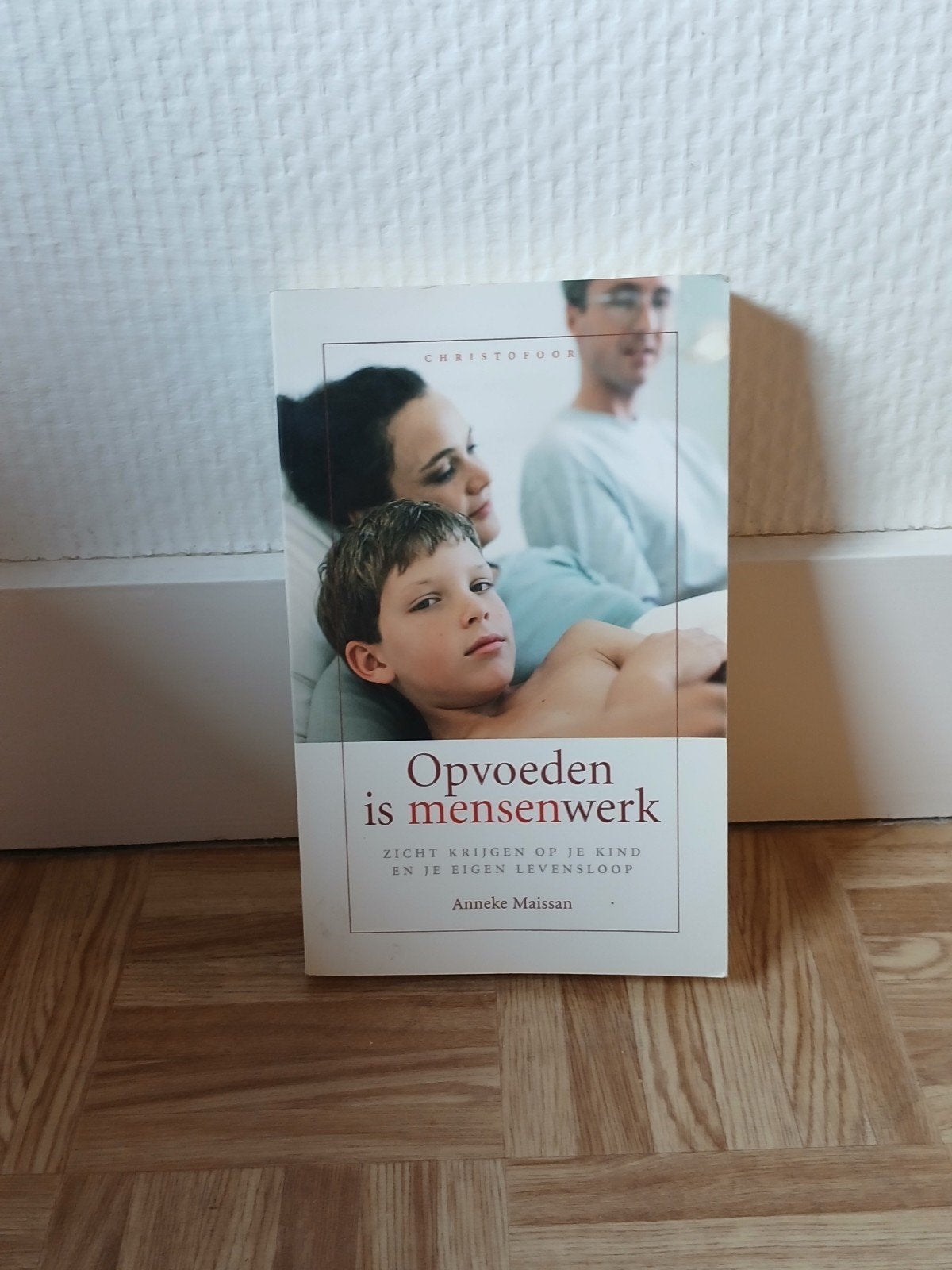 A. Maissan - Opvoeden is mensenwerk, Boeken, Zwangerschap en Opvoeding, Ophalen of Verzenden, Gelezen, A. Maissan