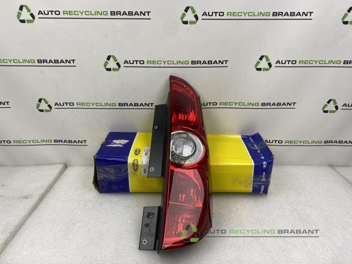 Feu arrière droit d'un Fiat Doblo, -, 3 mois de garantie, Utilisé, -