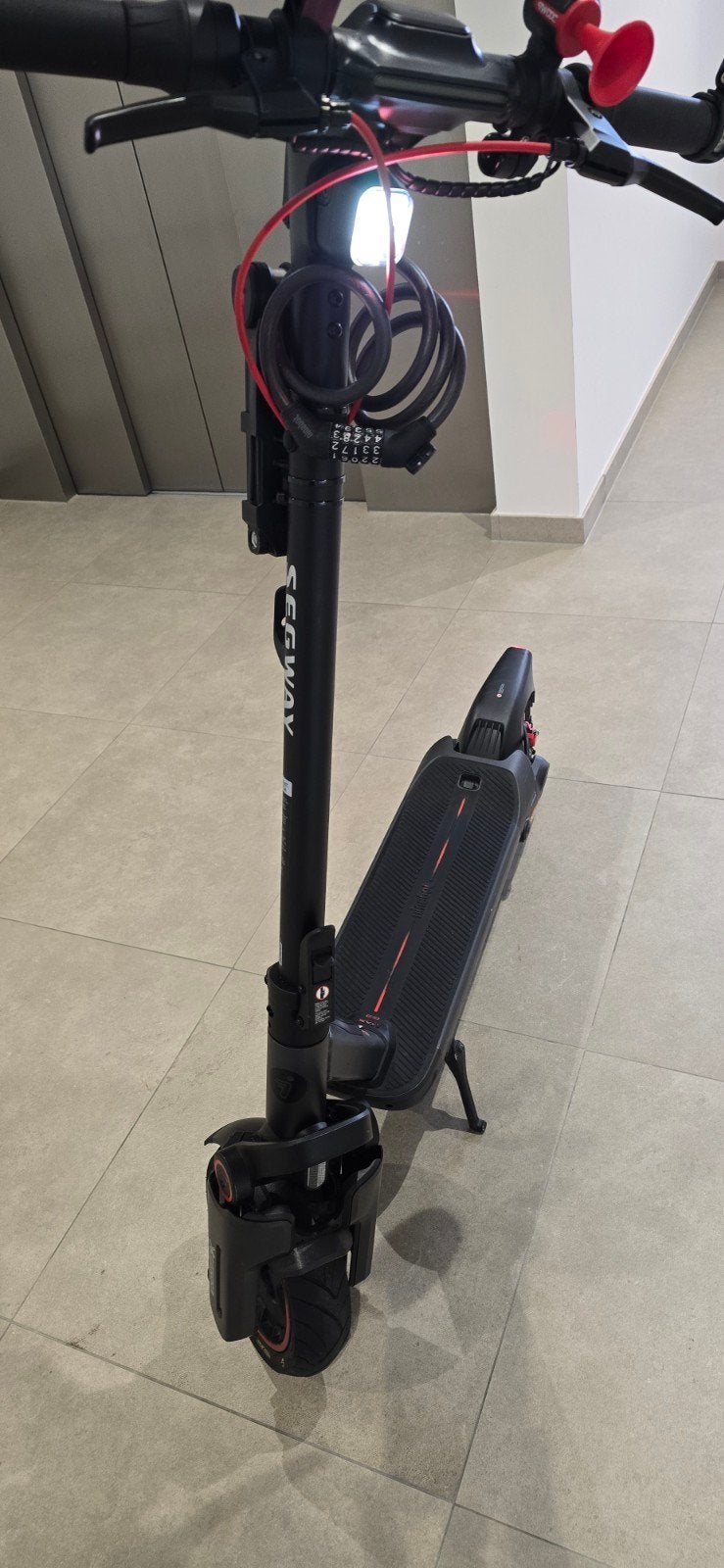 Segway Ninebot MAX G3 i te koop met 1j. garantie!!!, Fietsen en Brommers, Steps, Gebruikt, Elektrische step (E-scooter), Ophalen
