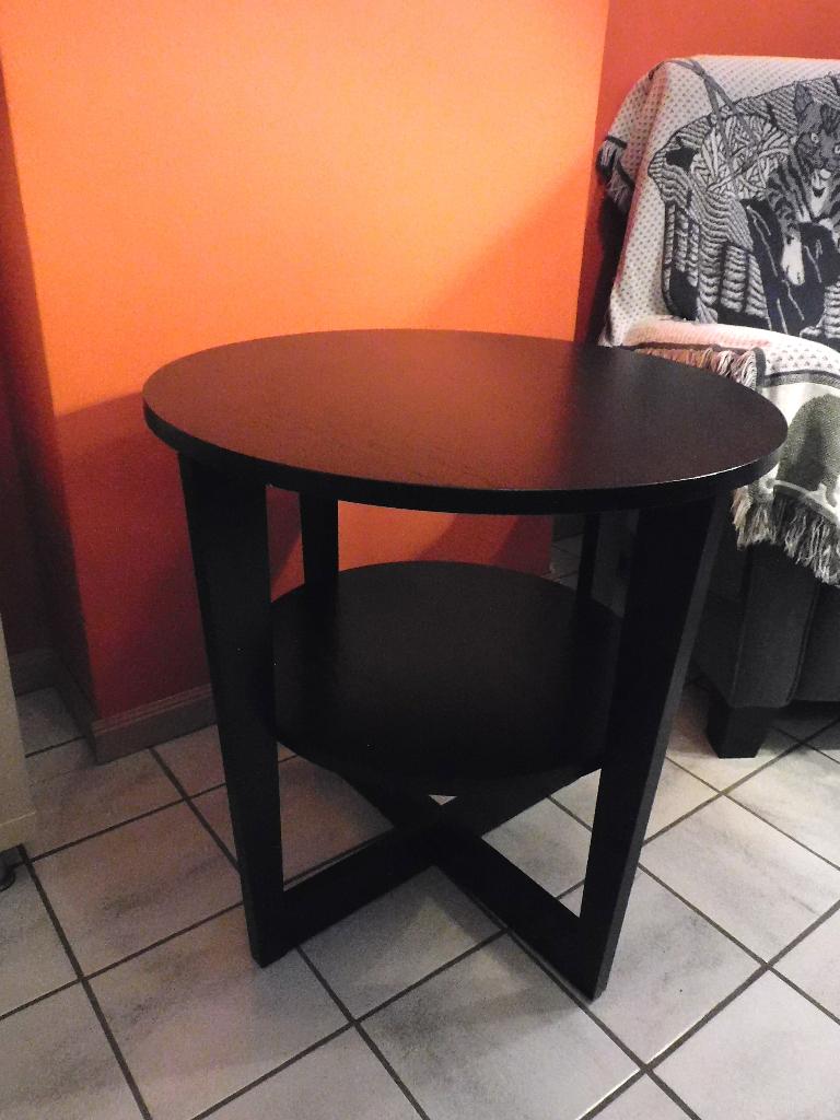 TABLE D'APPOINT - Table de Nuit - Table de Salon IKEA VEJMON, Maison & Meubles, Tables | Tables de salon, Comme neuf, Enlèvement