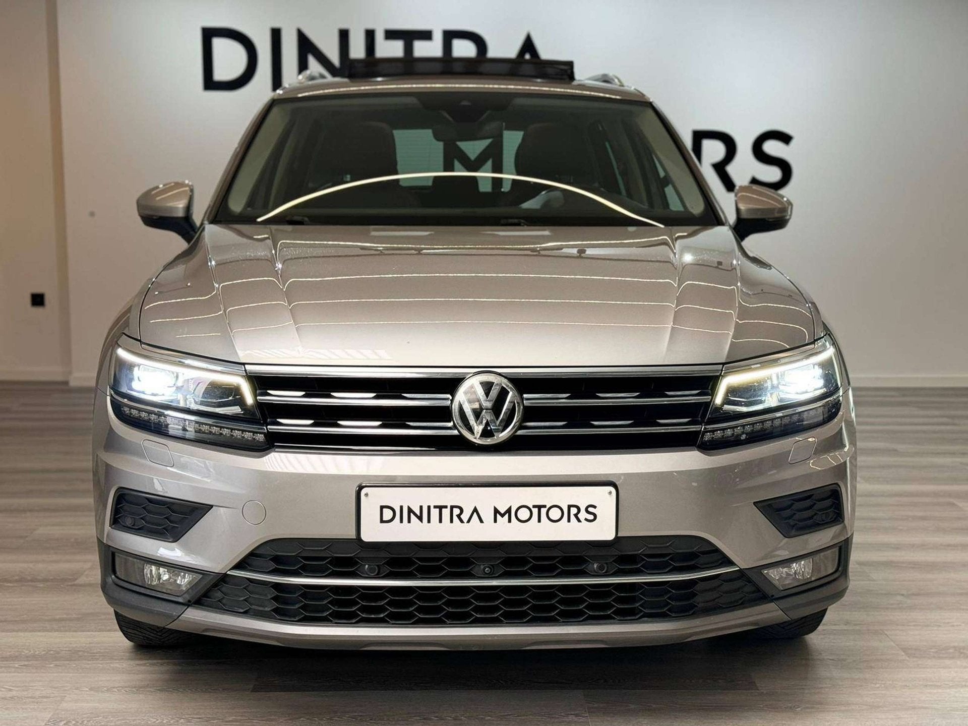 Volkswagen Tiguan 2.0 TDi Highline - Pano/Carplay/ACC/LED/Me, Auto's, Volkswagen, Gebruikt, 4 cilinders, Adaptive Cruise Control