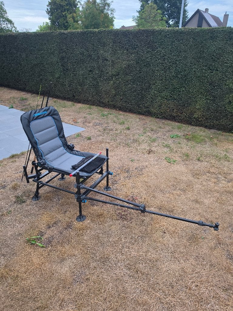 Cresta blackthorne feederstoel met feederarm en hengel, Ophalen, Zo goed als nieuw, Overige typen