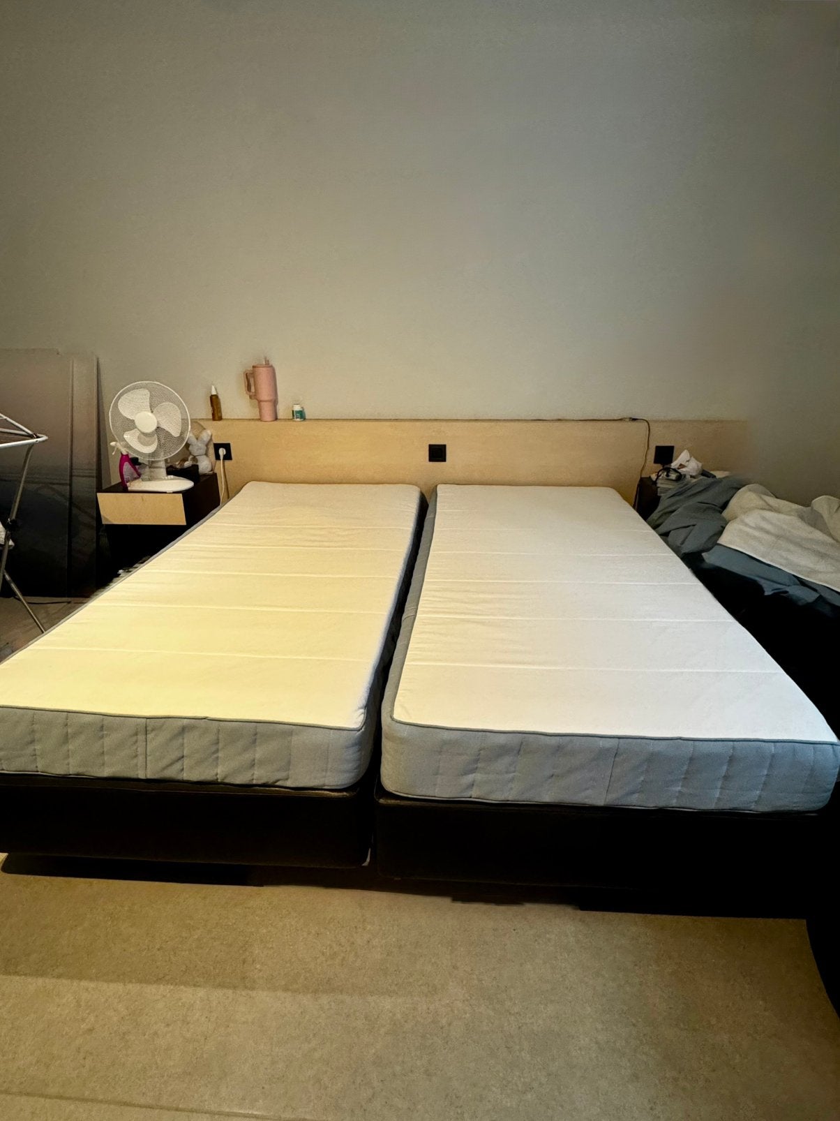 2 IKEA VESTMARKA single mattresses – 90x200 cm, Ophalen, Zo goed als nieuw