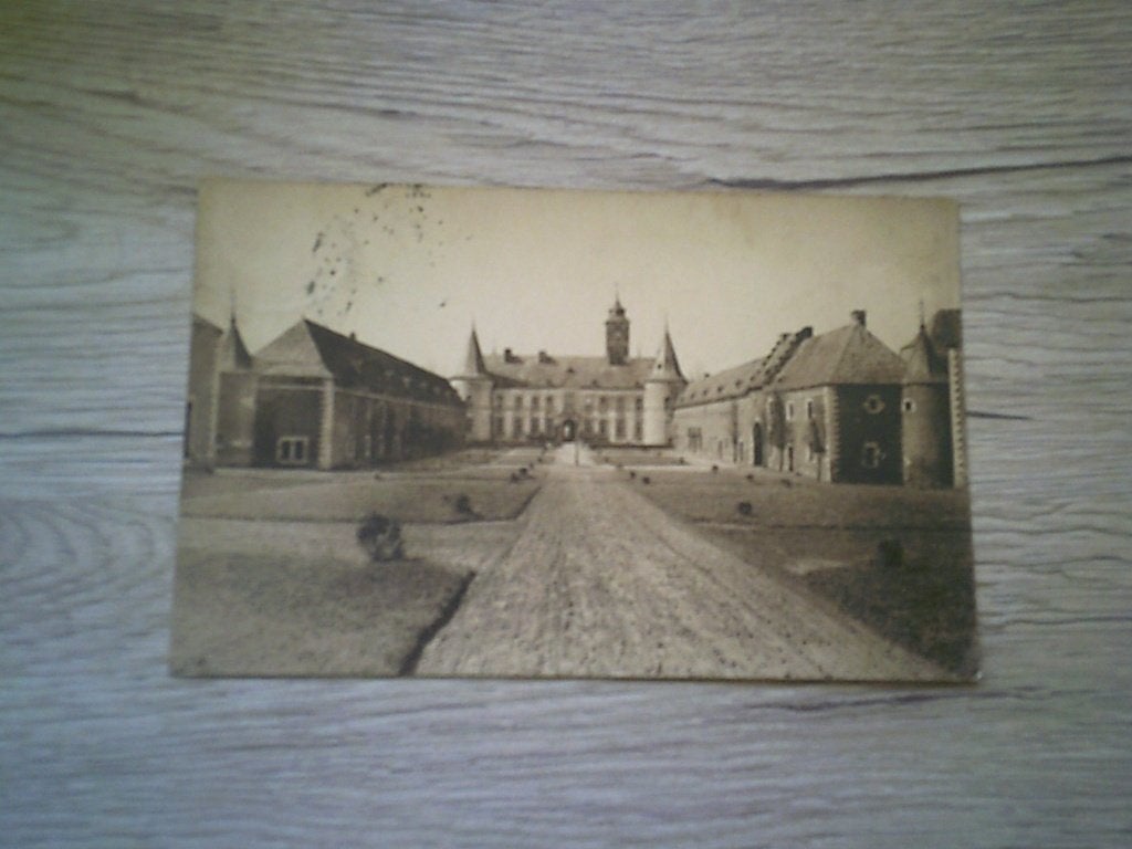TONGEREN: Château des Vieux Joncs - La cour d'honneur, Ophalen of Verzenden, Voor 1920, Gelopen, Limburg