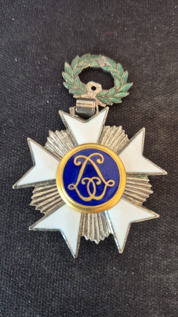 Croix de Chevalier de l'Ordre de Léopold II – Originale, Enlèvement