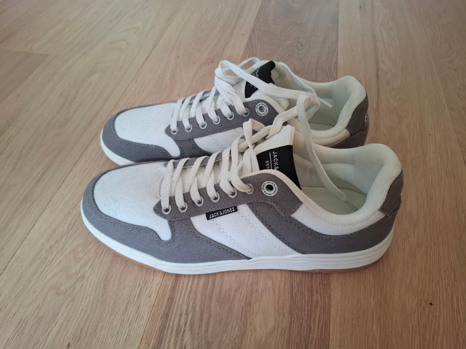 Chaussures blanc-gris (Jack & Jones ; jamais portées), Enlèvement, Blanc