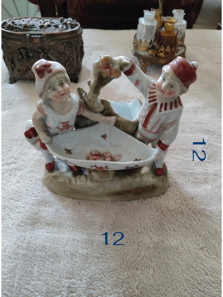 Ancien petit vide-poche pique-fleurs porcelaine enfants, Enlèvement ou Envoi