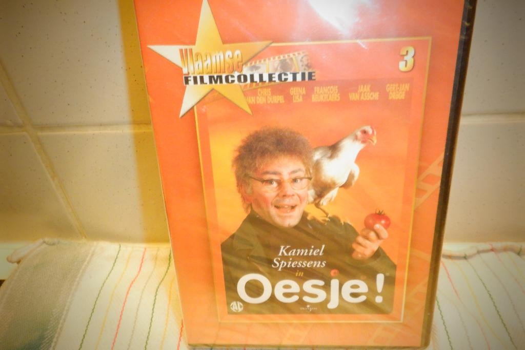 DVD Oesje ! (Chris Van Den Durpel)SEALED !, Cd's en Dvd's, Alle leeftijden, Ophalen of Verzenden, Nieuw in verpakking, Actiekomedie