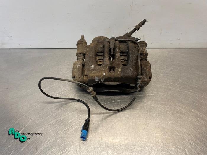 Etrier de frein (pince) avant droit d'un Volkswagen Crafter, Volkswagen, -, 3 mois de garantie, Utilisé
