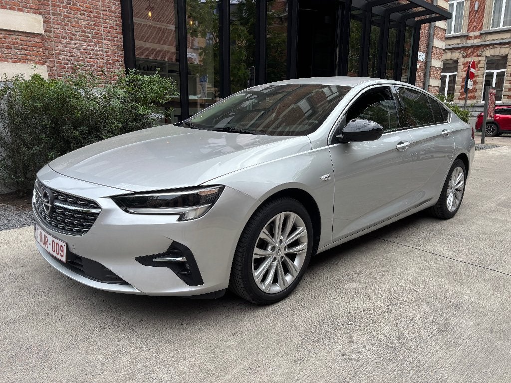 Opel Insignia 1.5D Grand Sport Facelift Lux, modèle 1re uti, Argent ou Gris, Achat, Euro 6, Carnet d'entretien