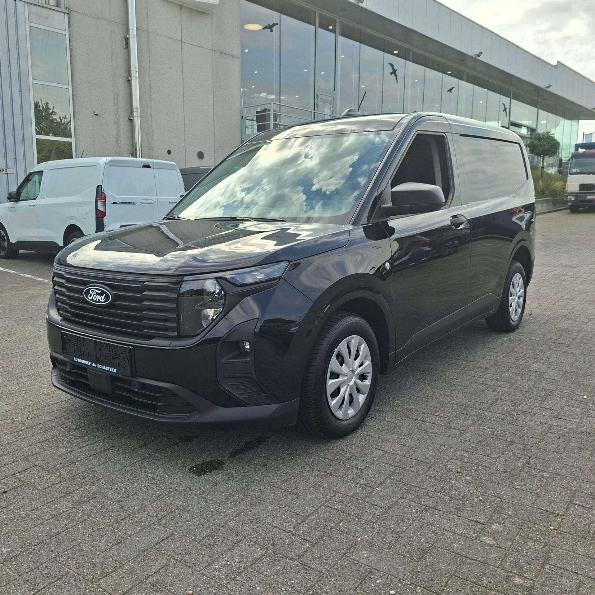 Ford Transit Courier / Lichte vracht / Diesel (bj 2026), Auto's, 144 g/km, Stof, Gebruikt, Zwart