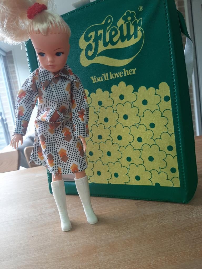 Fleur - pop met accessoires- kledij uit de 70´s, Ophalen of Verzenden