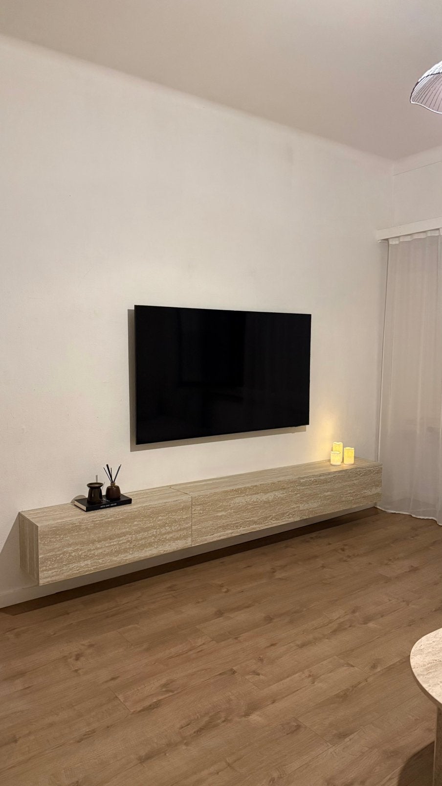 Travertine tv kast, Ophalen, Zo goed als nieuw