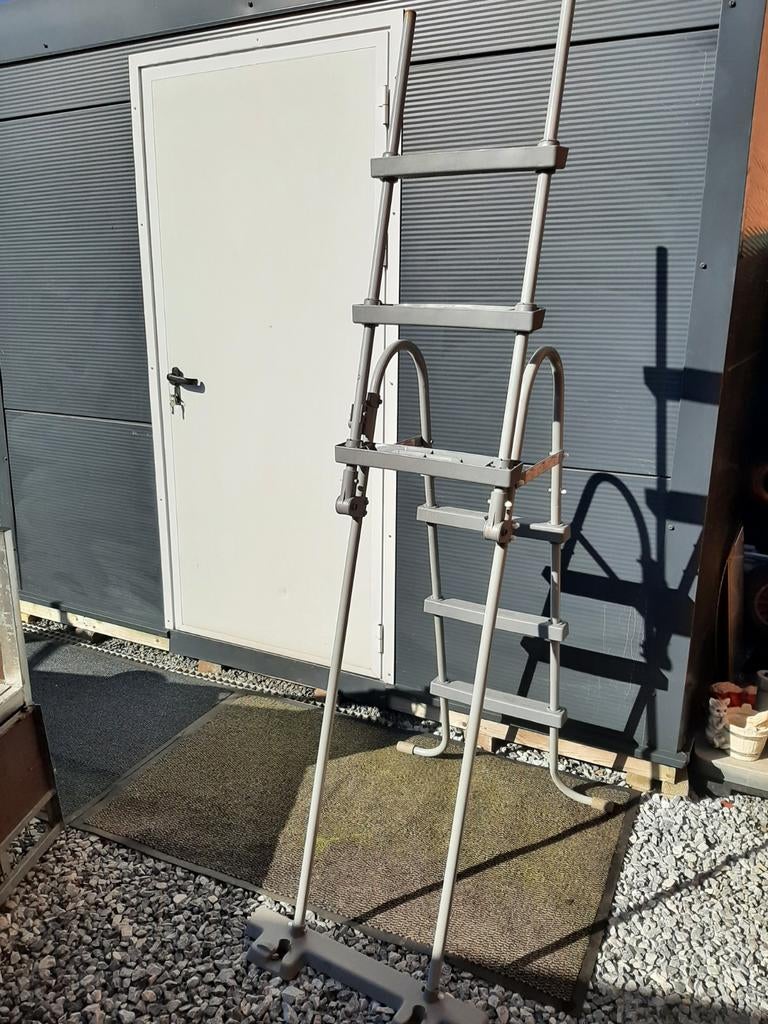 Zwembad ladder Bestway, Ophalen