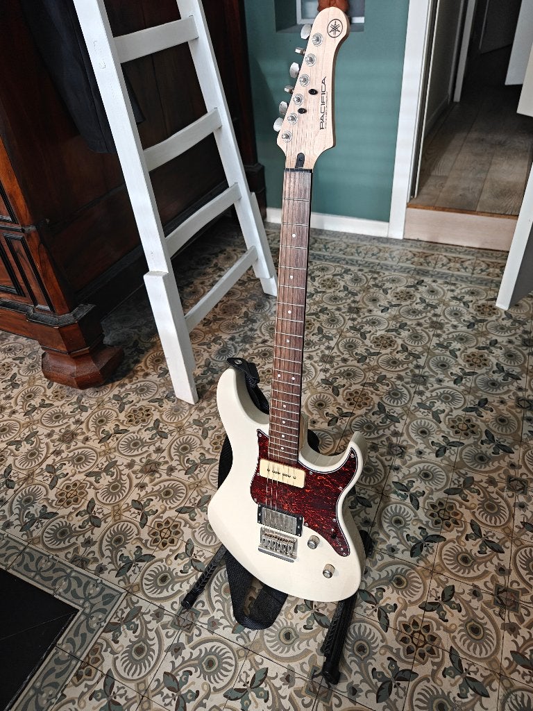Yamaha PAC 311H Vintage White + gigbag — als nieuw, Muziek en Instrumenten, Snaarinstrumenten | Gitaren | Elektrisch, Ophalen