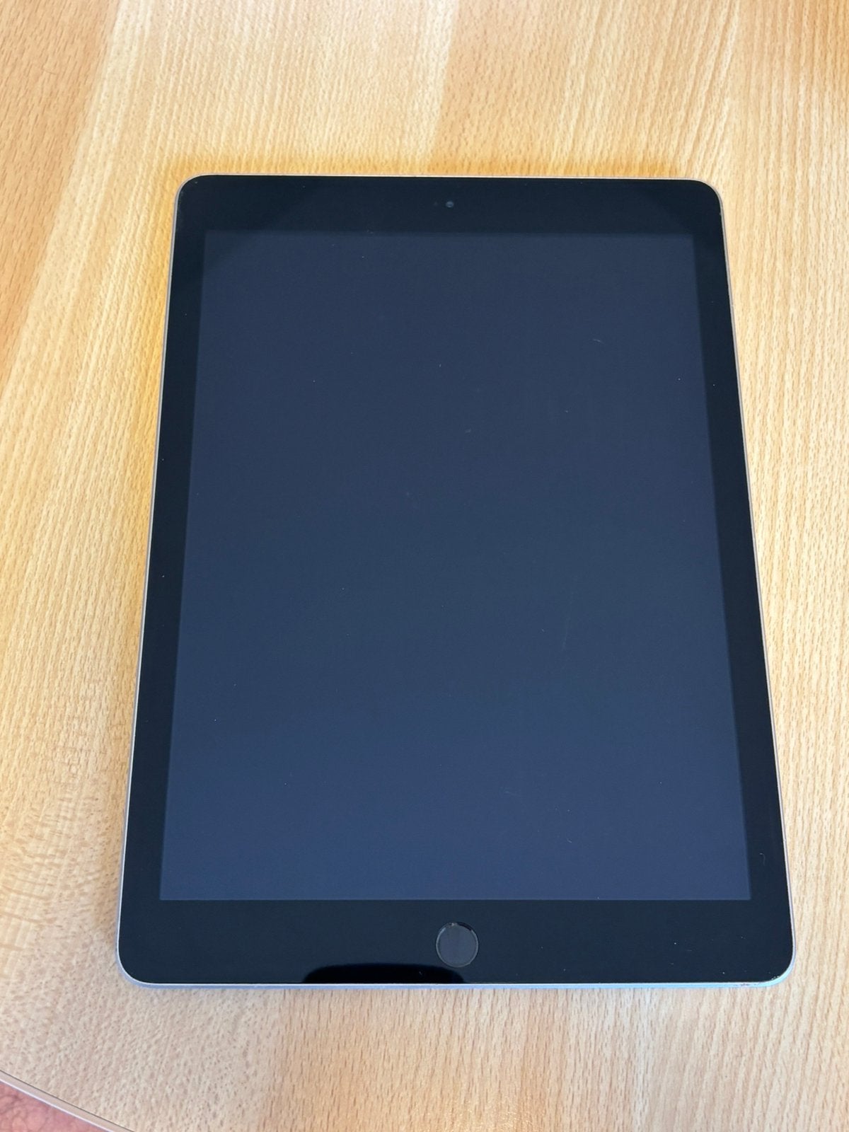 Ipad 5, model 1822, goede staat, laadt niet goed op, Computers en Software, Ophalen of Verzenden, Gebruikt