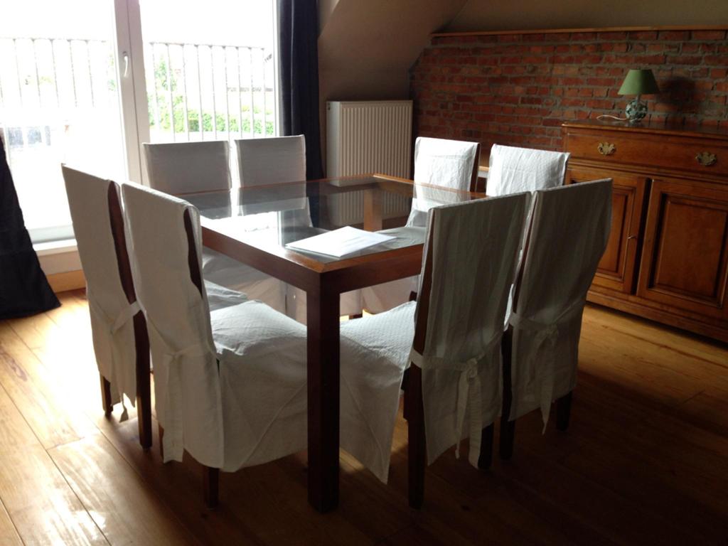 Zeer stevige speciale tafel in kersen hout ., Ophalen, Zo goed als nieuw