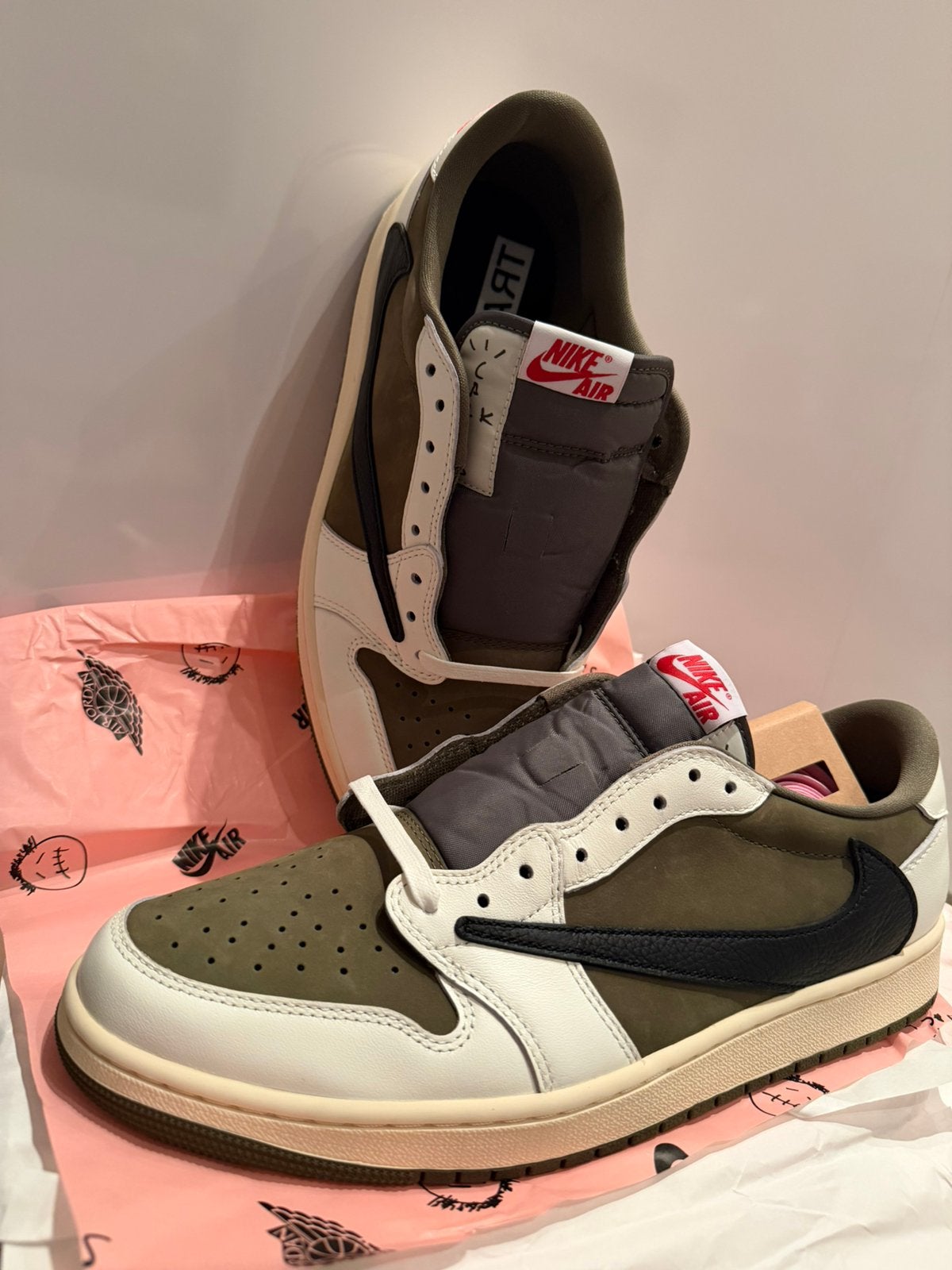 Nike Air Jordan 1 Low x Travis Scott différentes tailles, Vêtements | Hommes, Enlèvement ou Envoi, Comme neuf, Baskets