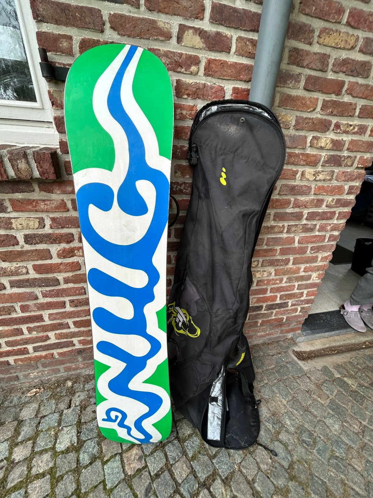 Snowboard Burton Nug - 150cm - model 2011-2015, Sport en Fitness, Ophalen, Zo goed als nieuw, Board