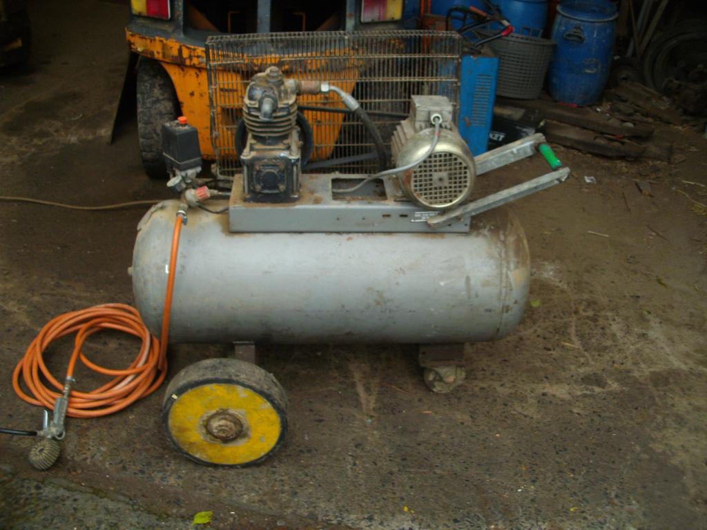 Compressor, 25 tot 100 liter, Ophalen, Gebruikt