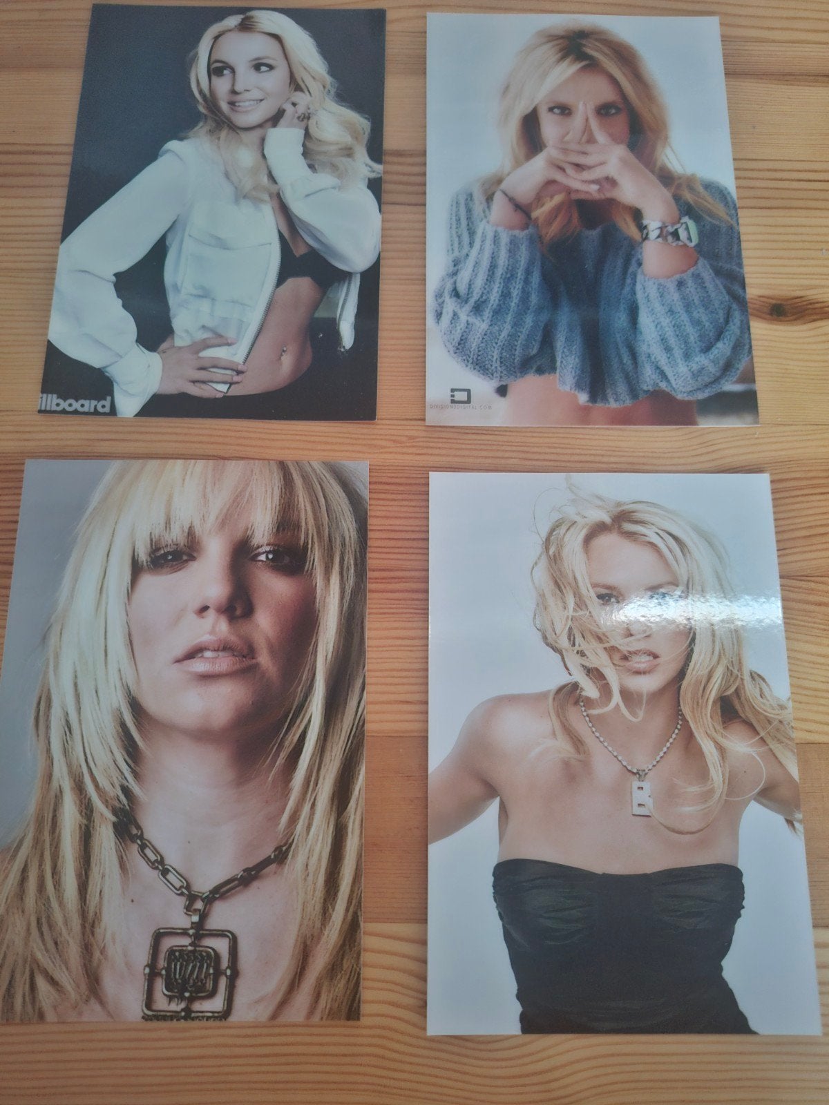 Lot van 17 Britney Spears foto's en 4 postkaarten., 1980 à nos jours, Photo, Comme neuf, Autres sujets/thèmes