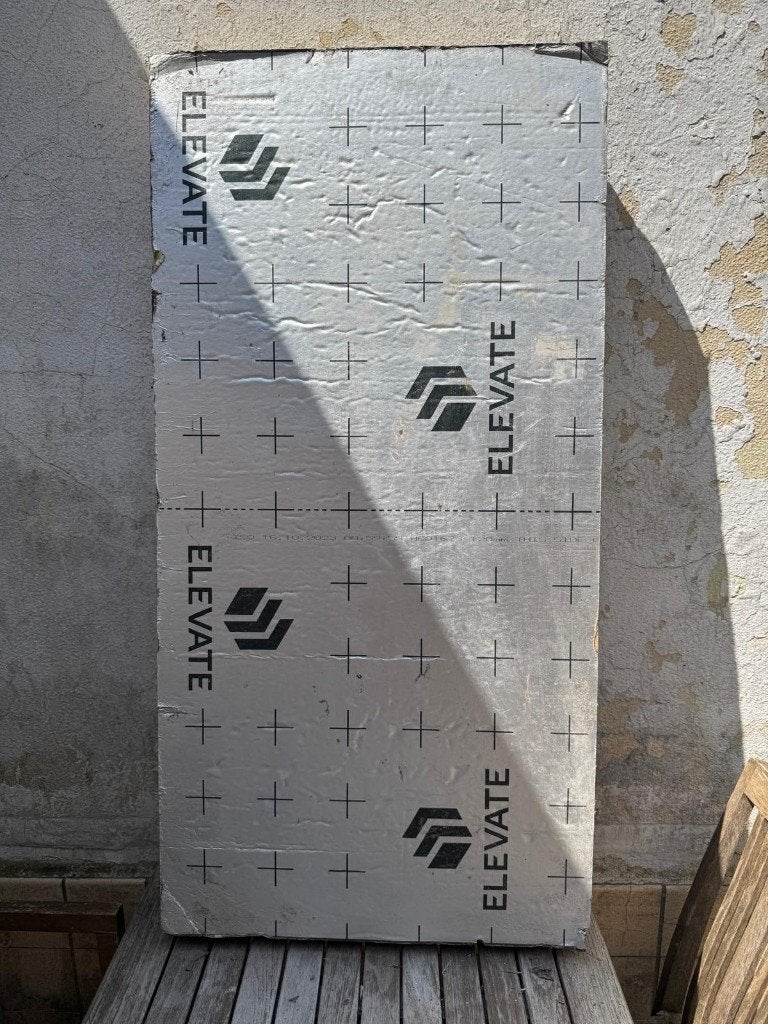 PIR dakisolatie 120 mm dik +/- 13m2 (HEEFT BUITEN GELEGEN), 10 tot 15 m², 12 cm of meer, Zo goed als nieuw, Hardschuim (Pir)
