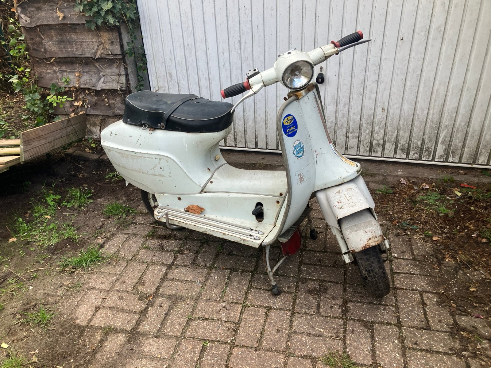 Oldtimer brommer, Enlèvement