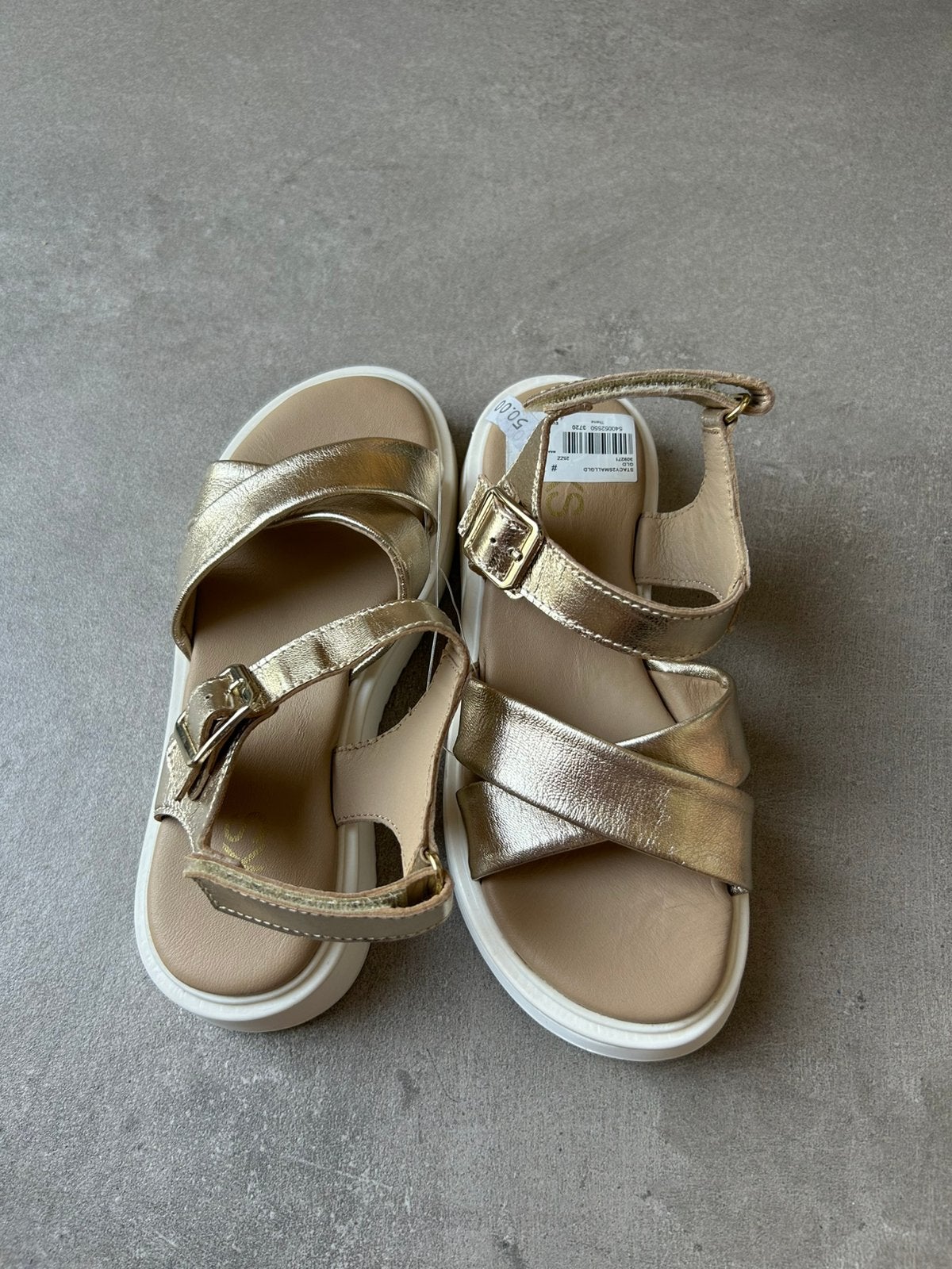 CKS - Sandalen goud. Maat 33. Nieuw, Meisje, Schoenen, Nieuw, Ophalen of Verzenden