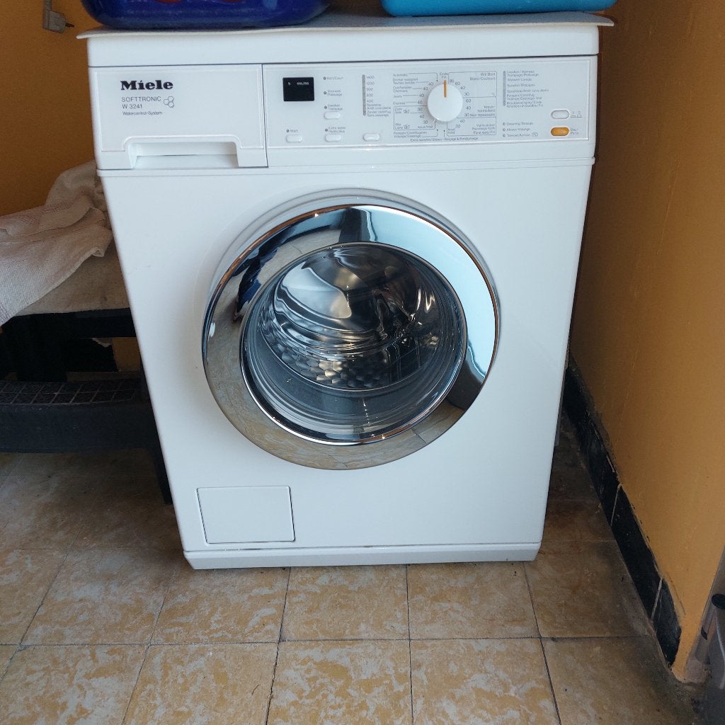 Wasmachine Miele, Ophalen, 1200 tot 1600 toeren, Gebruikt, 4 tot 6 kg