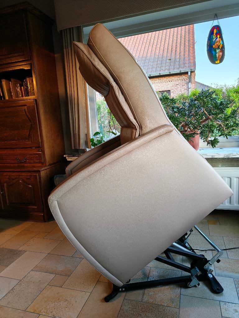 REGAS elektrische opsta-relax in nieuwstaat ***, Huis en Inrichting, Ophalen, Zo goed als nieuw, Leer