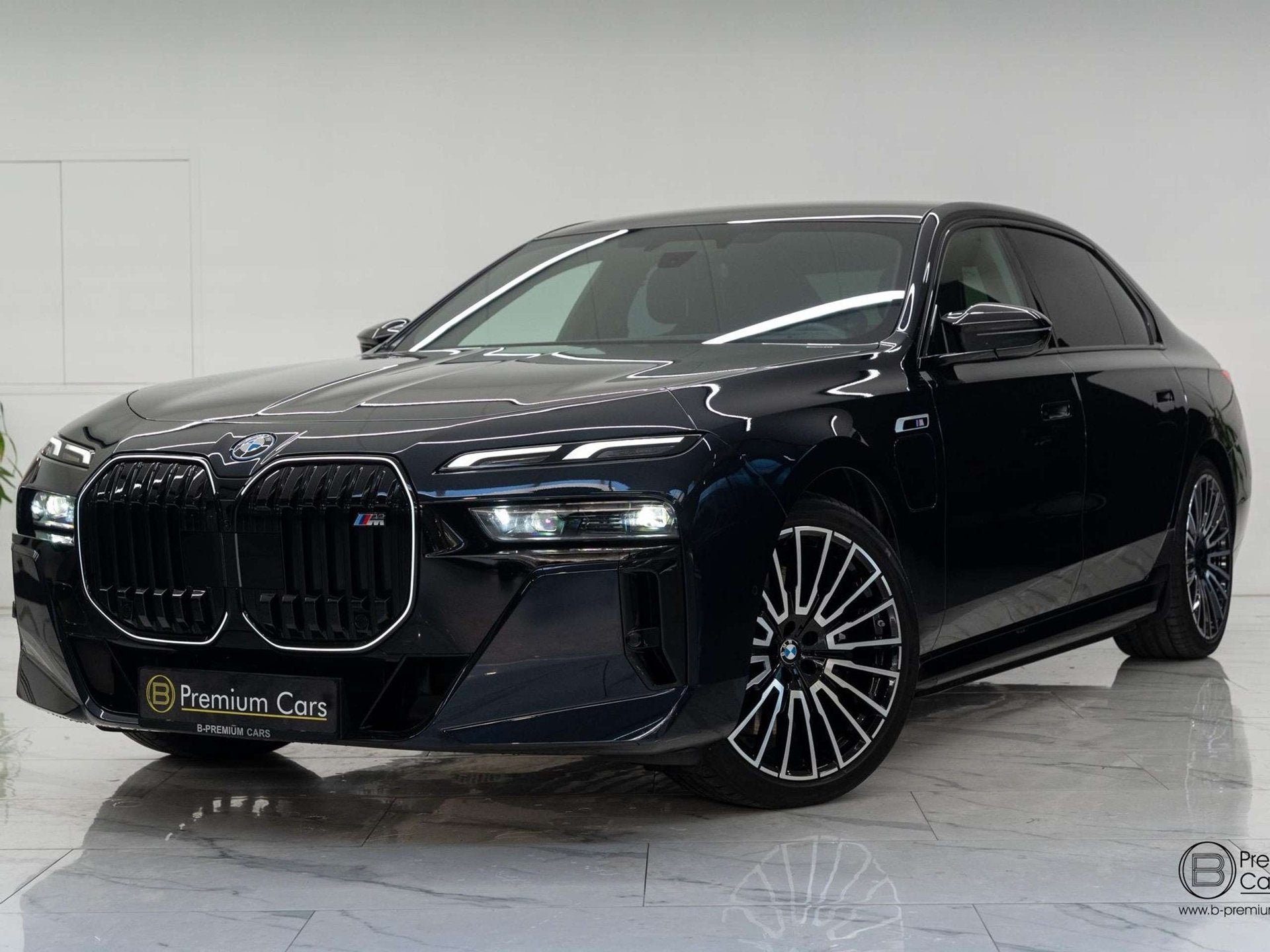 BMW 760 xDrive Individual! FULL OPTIONS! Black pack!, Autos, Achat, 4 portes, Entreprise, Ordinateur de bord