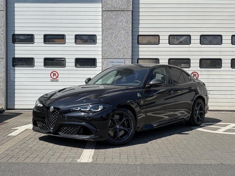 Alfa Romeo Giulia Quadrifoglio Super Sport 2.9 V6 Bi-Turbo, Auto's, Automaat, Parkeersensor, 520 pk, Zwart