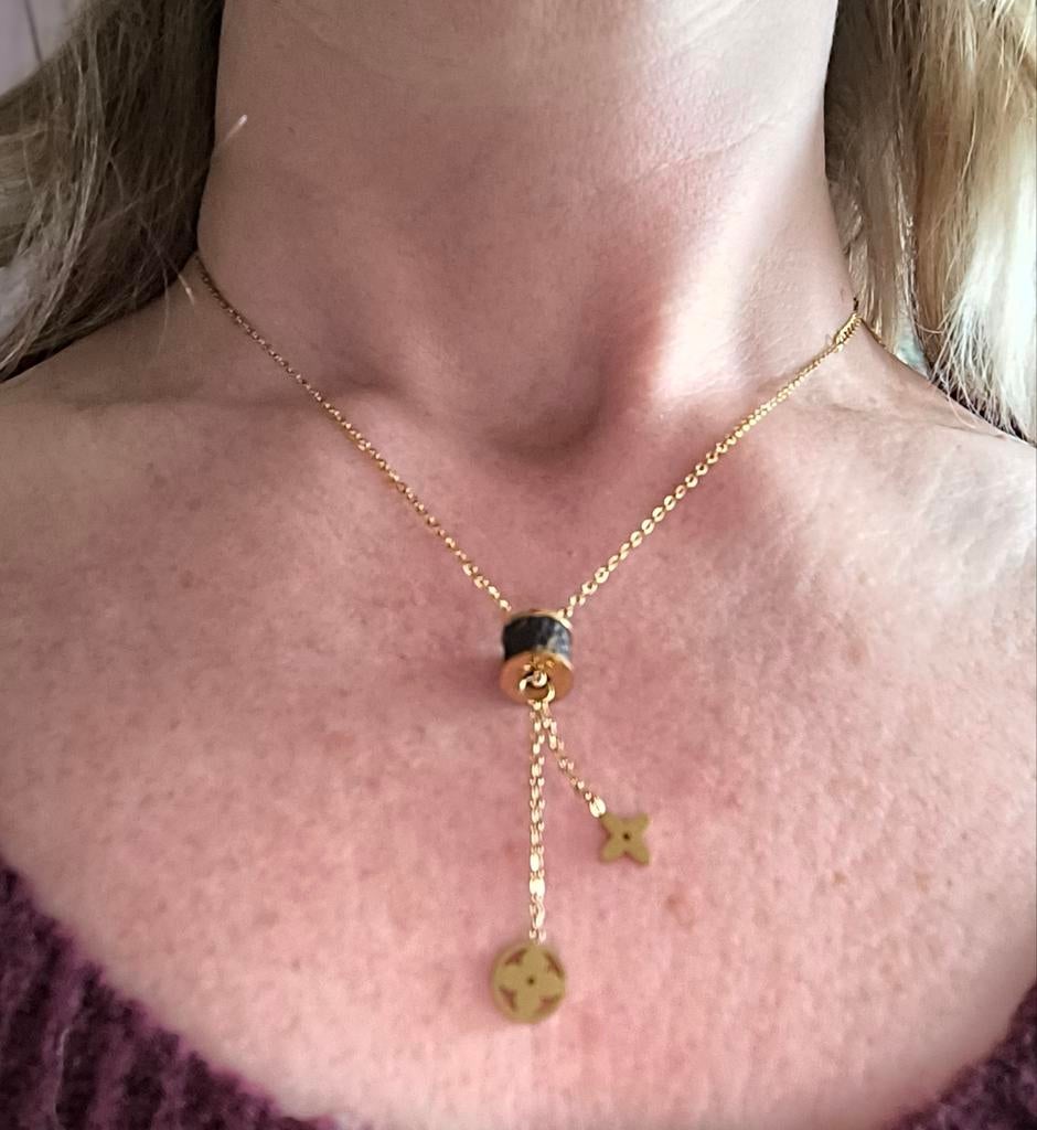 Jolie collier en acier inoxydable neuve, Handtassen en Accessoires, Staal