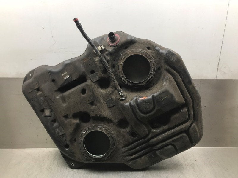 TANK Toyota iQ (01-2009/12-2015), Gebruikt, Toyota