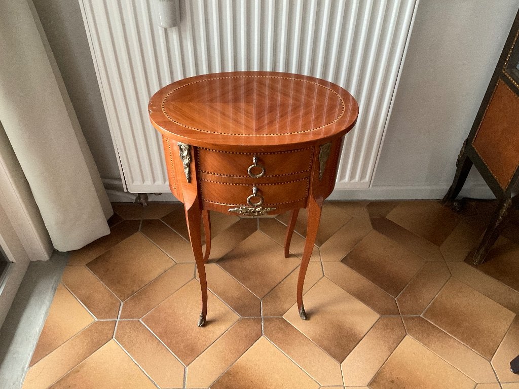 Elegant tafeltje / kastje Louis XV stijl met messing beslag, Ophalen