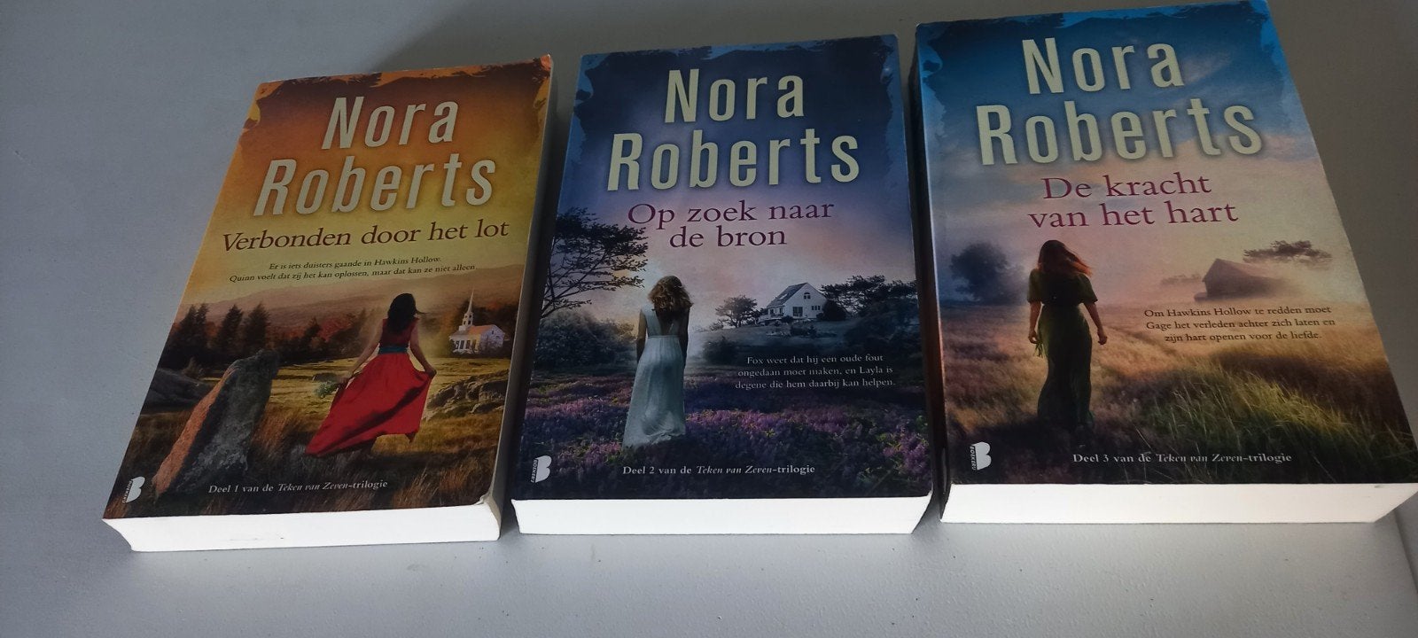 3 delige boekenreeks van Nora roberts, Livres, Romans, Enlèvement ou Envoi