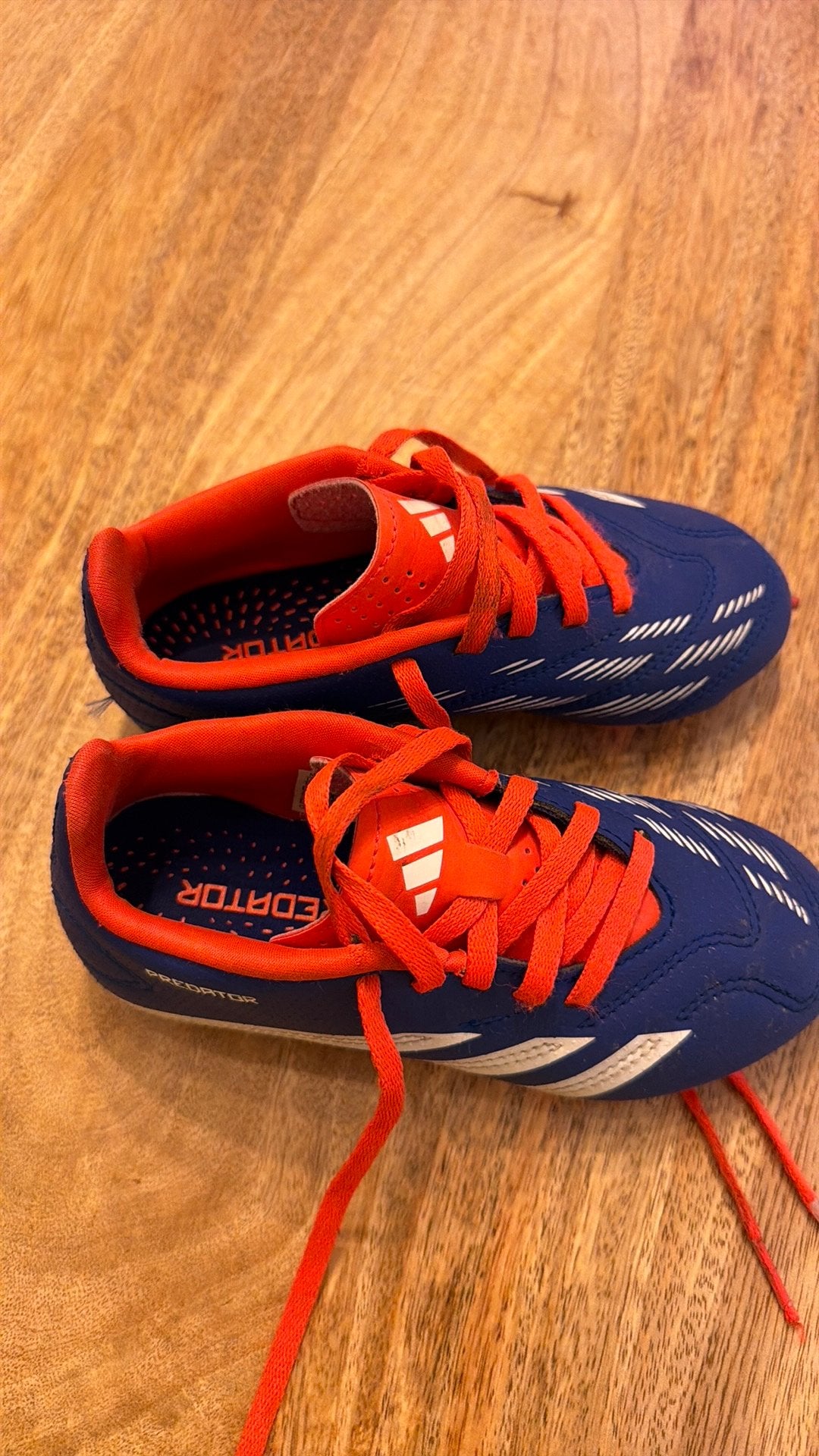 2 paar schoenen maat 30 voor kinderen als nieuw, Sport en Fitness, Voetbal, Ophalen, Zo goed als nieuw, Schoenen