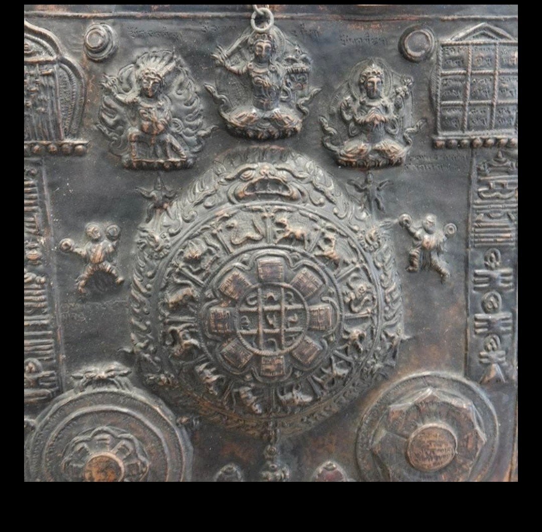 Tibet/ calendrier/metal repoussé, Antiquités & Art, Art | Art non-occidental, Tibet, Envoi