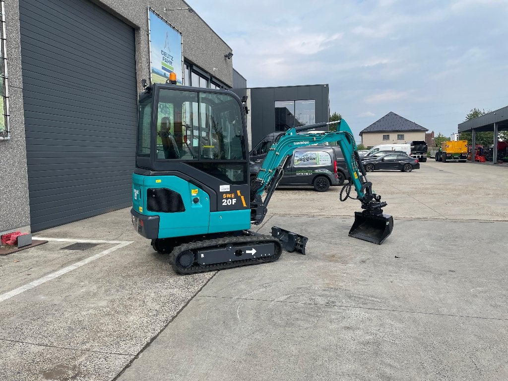 Sunward 20F + Vertilt V-02 / Graafmachine + Tiltrotator, Enlèvement ou Envoi, Excavatrice