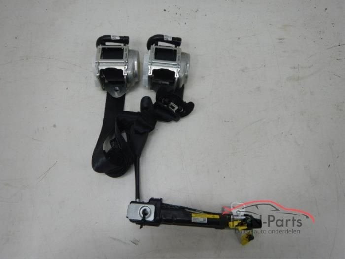 VW Golf 8 Gordelset Voorzijde L + R, Ophalen of Verzenden, Gebruikt