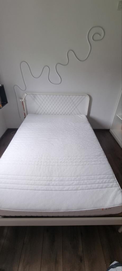 Lit double 140x200 avec sommier et matelas ou sans matelas