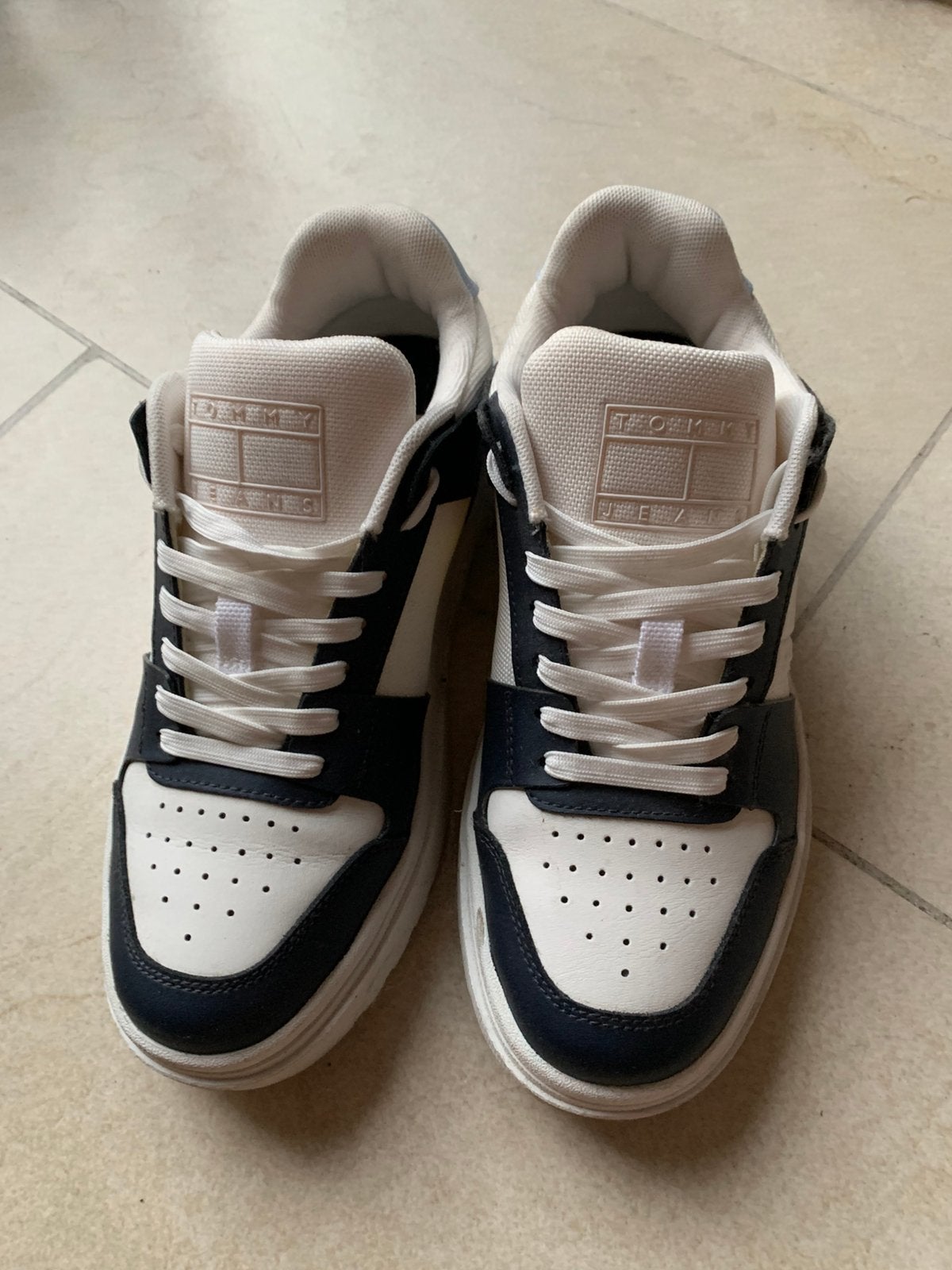 Nieuwe sneakers Tommy hilfiger maat 38, Ophalen of Verzenden, Zo goed als nieuw, Sneakers