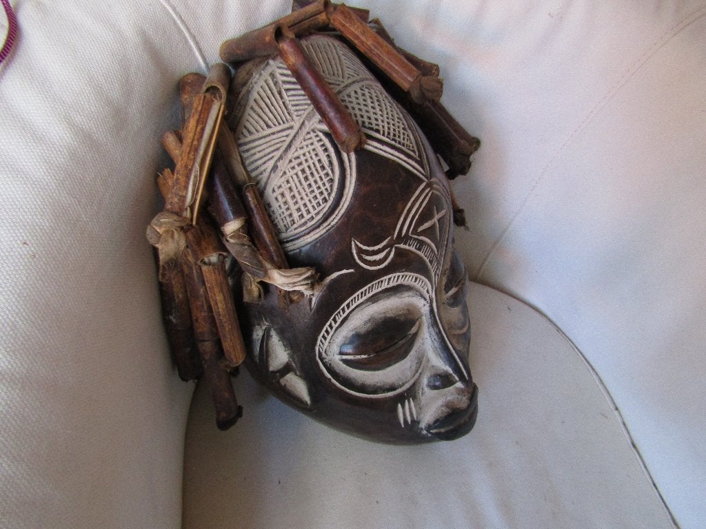 Grand masque Africain de la tribu "Chukwe", Antiquités & Art, Art | Art non-occidental, Afrique, Enlèvement ou Envoi, 37 cm, Brun