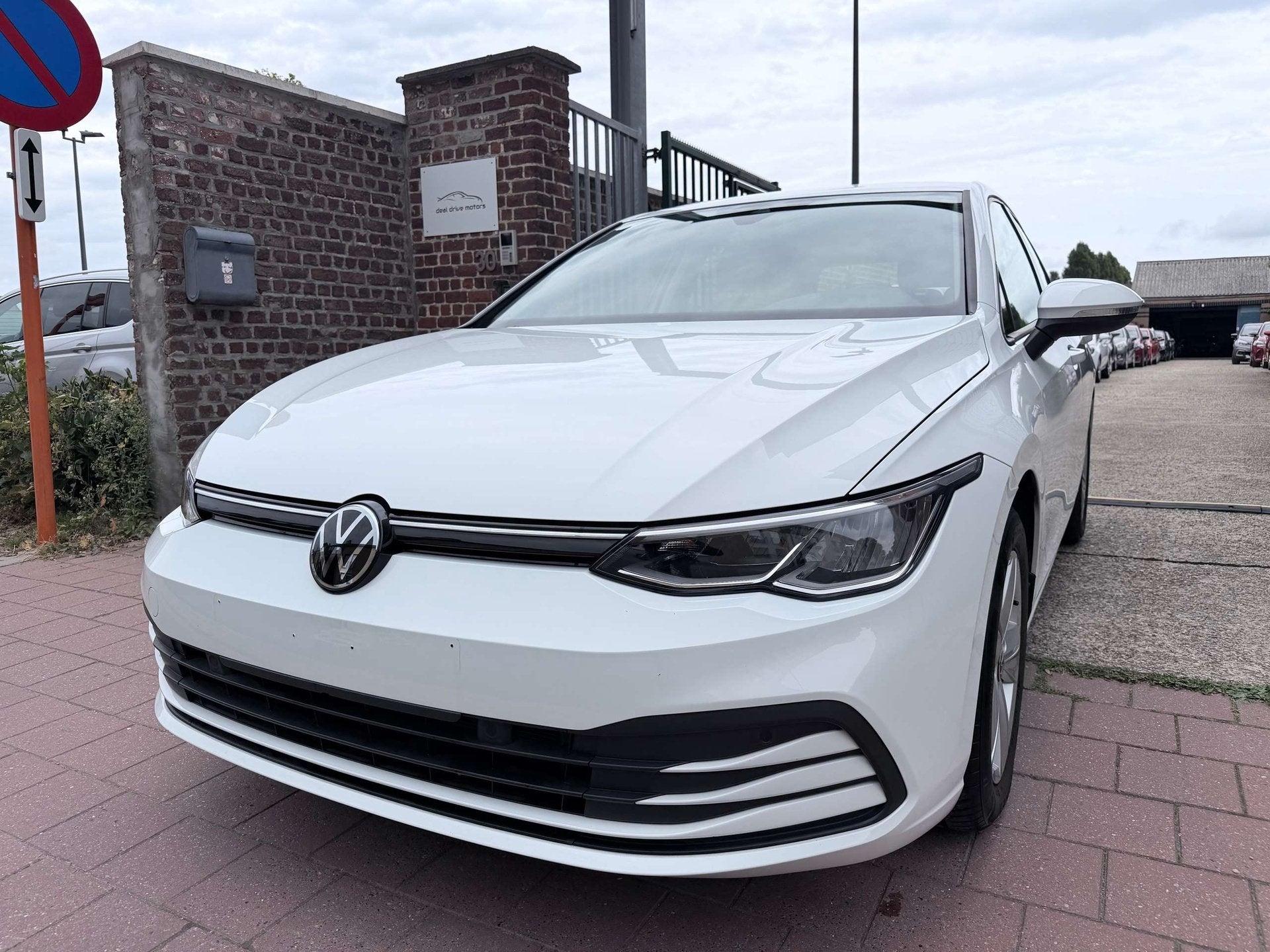 Volkswagen Golf 1.0 eTSI EDITION BUSINESS AUTOMAAT | Apple C, Automaat, Dealer onderhouden, Stof, Gebruikt
